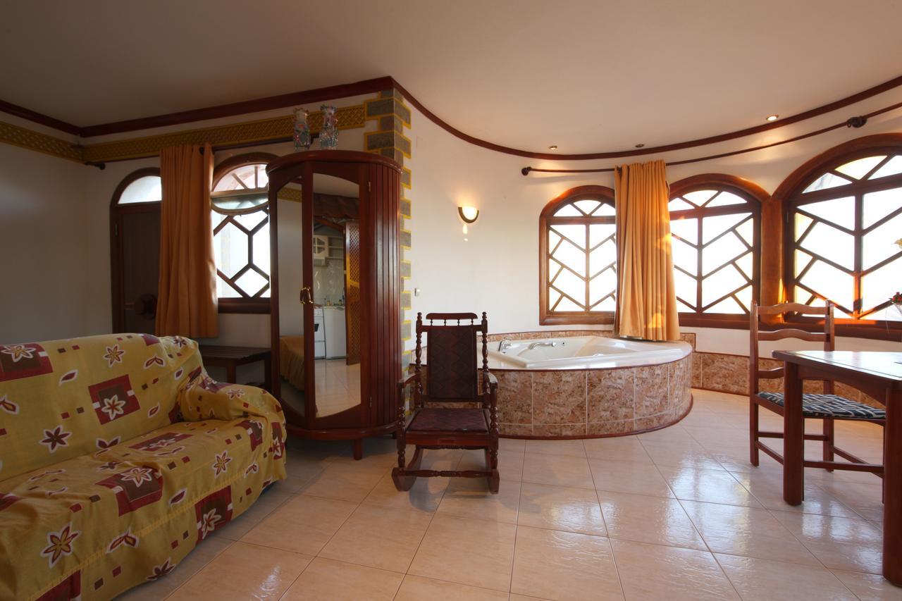 Residencial Cabo Verde Palace Santa Maria Exterior foto